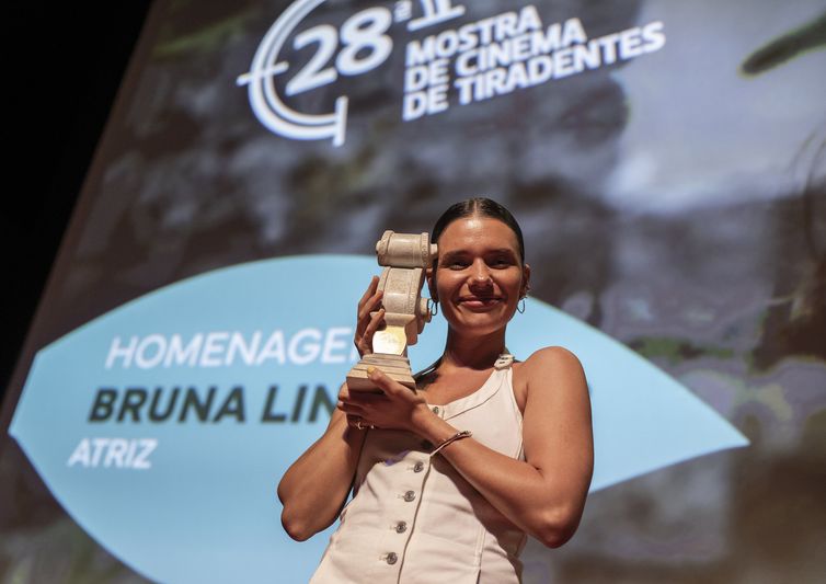 São Paulo, (SP) 25/01/2025 - Atriz Bruna Linzmeyer na Mostra de Cinema de Tiradentes. Foto: Leo Lara/Universo Produção