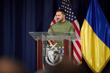 Presidente da Ucrânia, Volodymyr Zelenskiy, discursa durante reunião em Washington
11/12/2023 Serviço de Imprensa da Presidência da Ucrânia/Divulgação via REUTERS