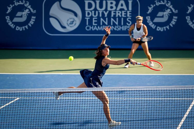 Luisa Stefani e Mattek Sand avançam às quartas do WTA 1000 de Dubai, em 19/02/2025