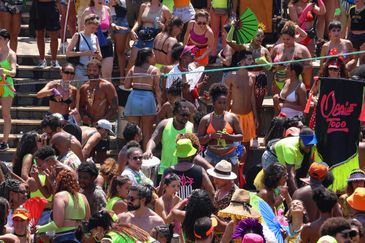 Rio de Janeiro (RJ), 22/02/2025 – Bloco O baile todo anima o pré-carnaval no centro do Rio de Janeiro. Foto: Tomaz Silva/Agência Brasil