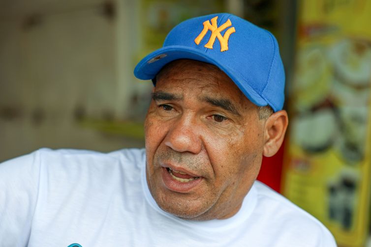 Brasília (DF), 03/03/2025 - Personagem Carlos Augusto, no Bloco carnavalesco, Deficiente é a Mãe, na ruas de Braília.
Foto: Jose Cruz/Agência Brasil