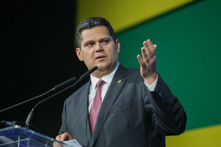 Brasília (DF) 20/05/2025 O presidente do Senado, Davi Alcolumbre, participa da abertura 26ª Marcha a Brasília em Defesa dos Municípios.  Foto: Fabio Rodrigues-Pozzebom/ Agência Brasil