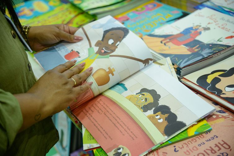 Rio de Janeiro (RJ), 05/09/2023 – Público lota a 20ª Bienal do Livro do Rio de Janeiro, no Riocentro, na Barra da Tijuca, zona oeste da capital fluminense. Foto: Tomaz Silva/Agência Brasil