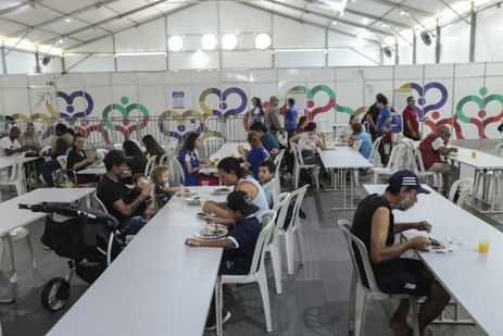 Canoas (RS), 30/04/2025 - Cerca de 240 pessoas que foram atingidas pela enchente de abril de 2024 continuam no centro humanitário de acolhimento esperança, localizado no bairro iguara.
A um ano o estado foi atingido por temporais que afetou mais de 400 municípios gaúchos, tiveram bairros inteiros alagados. A maior tragédia climática da história, deixou pelo menos 147 mortos e afetou mais de 2,1 milhões de pessoas.
Foto: Joédson Alves/Agência Brasil