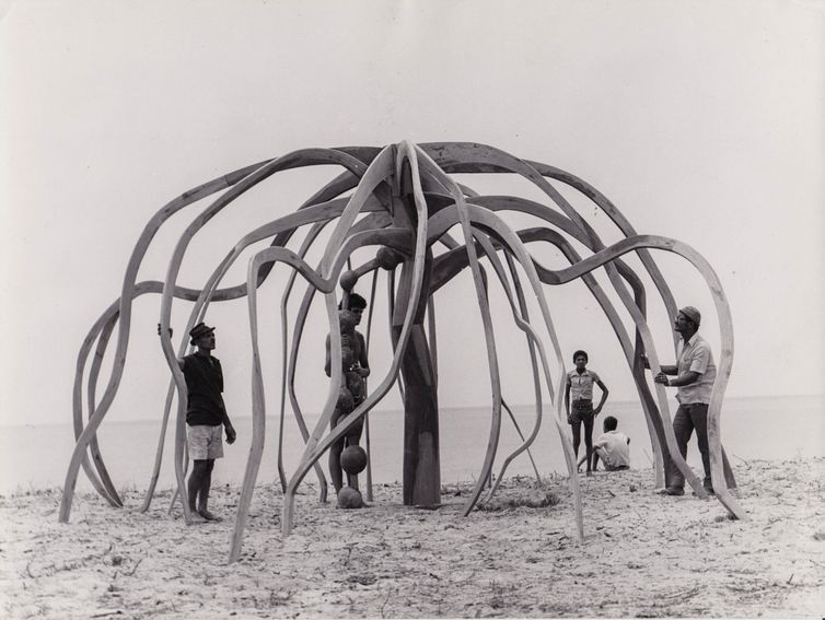 São Paulo (SP), 16/05/2025 - No ano em que discute as Histórias da Ecologia, tema escolhido para ser trabalhado durante todo este ano, o Museu de Arte de São Paulo (Masp) apresenta duas novas mostras expositivas para o público paulistano: uma dedicada ao pintor francês Claude Monet (1840-1926) e outra sobre o artista polonês, que viveu grande parte de sua vida no Brasil, Frans Krajcberg (1921–2017). Ambas as exposições podem ser visitadas pelo público a partir desta sexta-feira (16).
Foto:  Arquivo Nacional