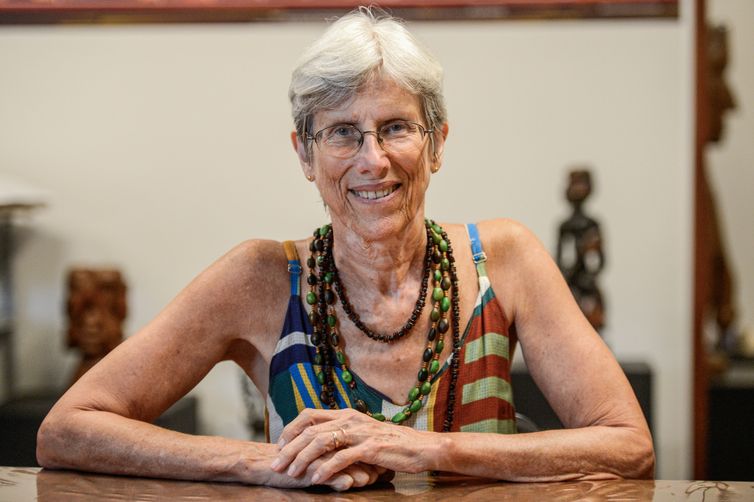 Rio de Janeiro (RJ), 14/03/2024 – A diretora do Instituto de Pesquisas e Estudos Afro-Brasileiros (Ipeafro), Elisa Larkin Nascimento durante entrevista à Agência Brasil, na sede do instituto, na zona sul do Rio de Janeiro. Foto: Tomaz Silva/Agência Brasil