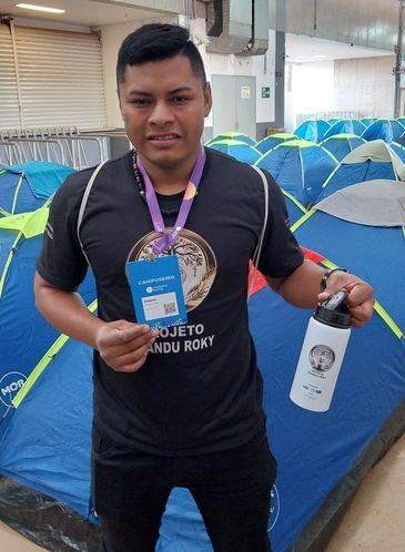 Brasília (DF), 18/06/2025 - O professor de duas escolas indígenas de Dourados (MT), Eliezer Mariano Jorge, no Campus Party. Foto: Daniella Almeida/Agência Brasil