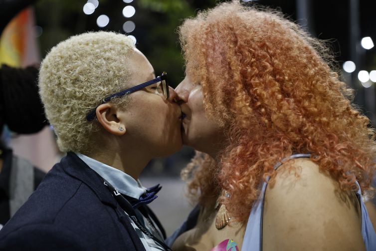 Rio de Janeiro (RJ), 19/08/2024 – Dia do Orgulho Lésbico reúne mulheres no centro da cidade em luta por direitos e contra o preconceito. Foto: Fernando Frazão/Agência Brasil
