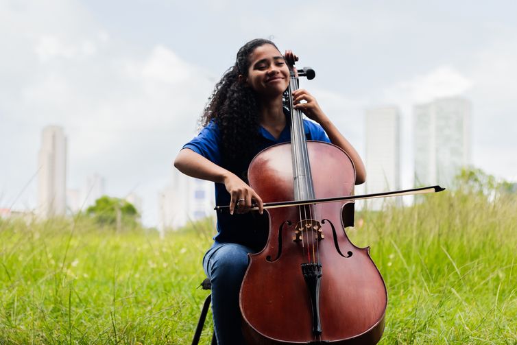 Recife (PE), 25/09/2025 - Callyandra Coutinho, integrante da Orquestra Criança Cidadã. Foto: Augusto Cataldi/Ascom OCC