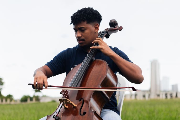 Recife (PE), 25/09/2025 - Davi Andrade, integrante da Orquestra Criança Cidadã. Foto: Augusto Cataldi/Ascom OCC