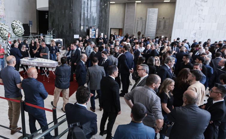 São Paulo (SP), 16/09/2025 - Corpo do ex-delegado Ruy Ferraz é velado no Hall Monumental do Palácio 9 de Julho , Assembleia Legislativa de São Paulo. 
Foto: Paulo Pinto/Agência Brasil