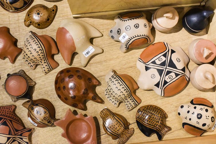 São Paulo (SP), 08/12/2018 - Crise climática ameaça tradição milenar da cerâmica Waurá. Cerâmica Wauja. Foto: Claudio Tavares/ISA/Proibida reprodução