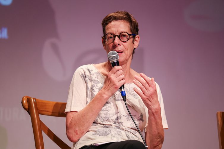 Tiradentes (MG), 12/09/2025 – A comissária geral da temporada França-Brasil 2025, Anne Louyot durante debate sobre políticas públicas e justiça social no Festival Artes Vertentes, no Centro Cultural Yves Alves, no centro de Tiradentes (MG). Foto: Tomaz Silva/Agência Brasil