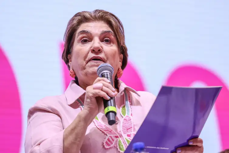Brasília (DF), 01/10/2025 – A ministra da mulheres, Márcia Lopres, discursa na 5ª Conferência Nacional de Políticas para as Mulheres.
Foto: José Cruz/Agência Brasil