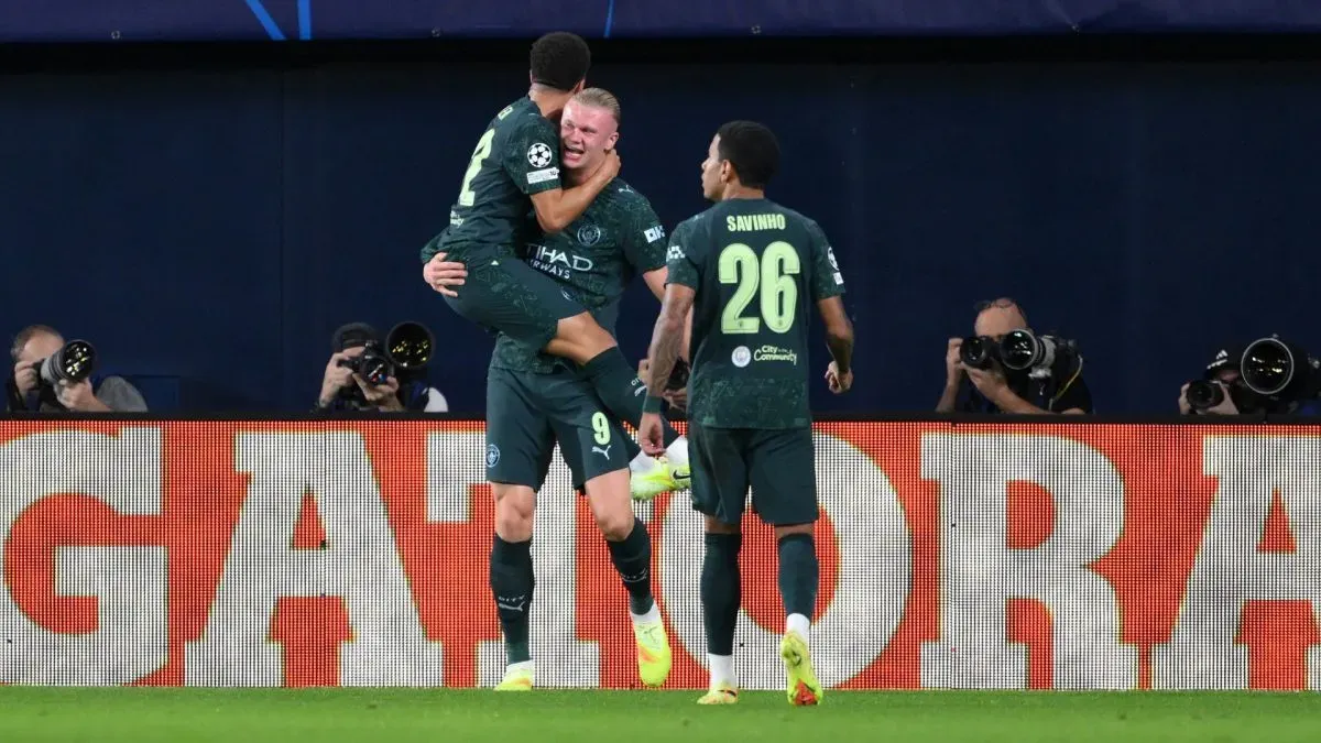 Erling Haaland, do Manchester City, comemora o primeiro gol de seu time contra o Villarreal.