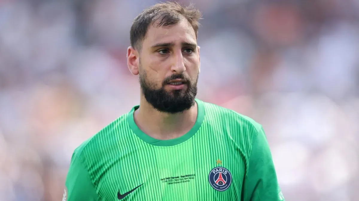 Gianluigi Donnarumma, do Paris Saint-Germain, reage durante a partida semifinal da Copa do Mundo de Clubes da FIFA 2025 entre o Winner Game 59 e o Winner Game 60 no MetLife Stadium em 09 de julho de 2025 em East Rutherford, Nova Jersey.