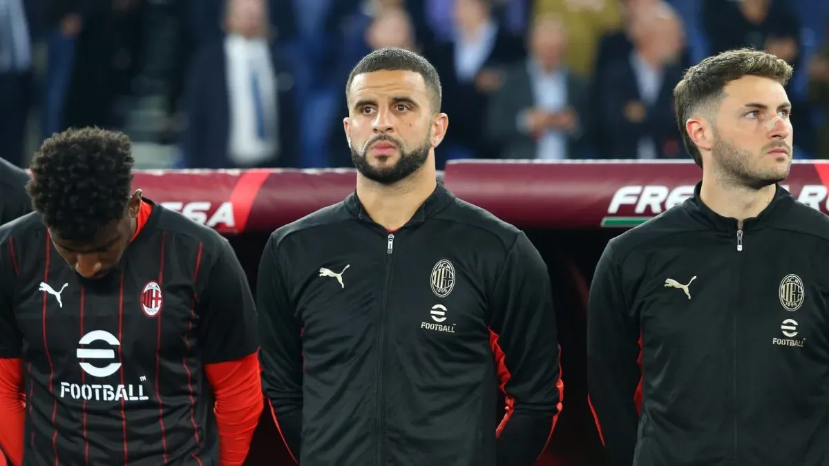 Kyle Walker do AC Milan na final da Coppa Itália.