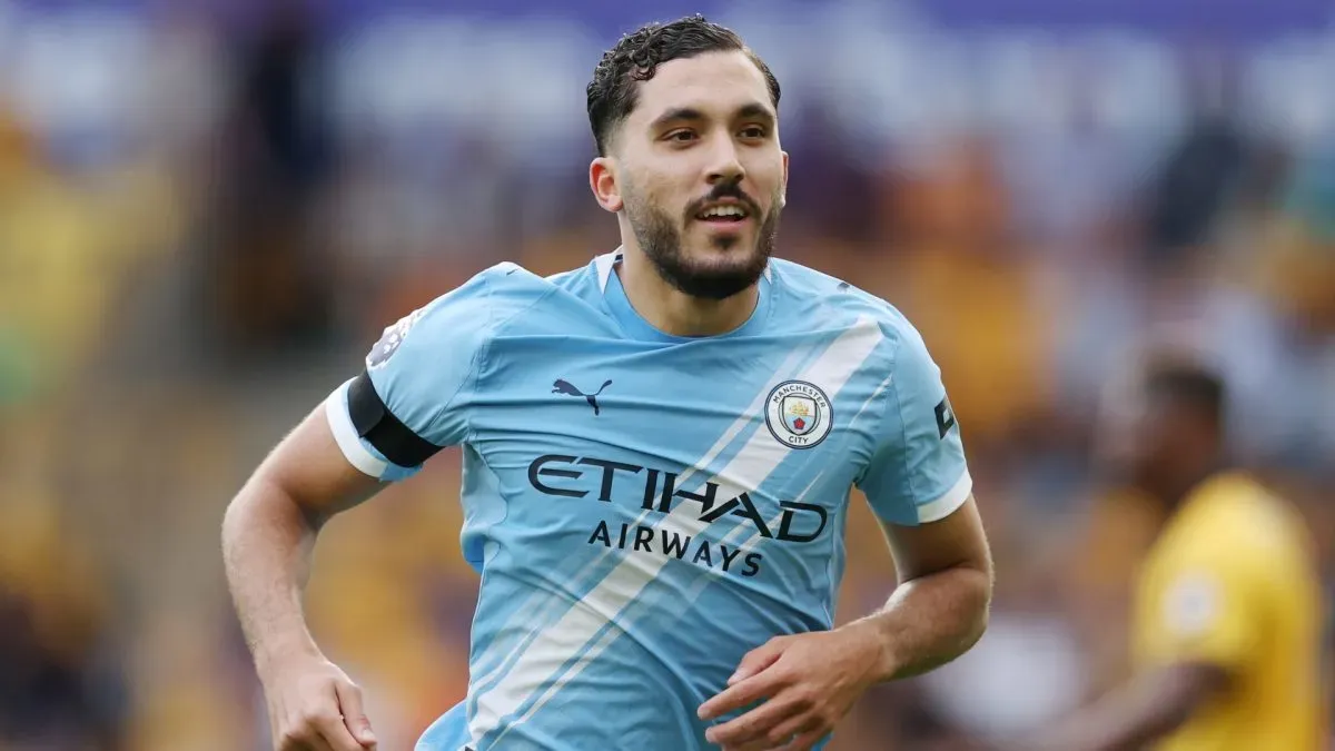 Rayan Cherki, do Manchester City.