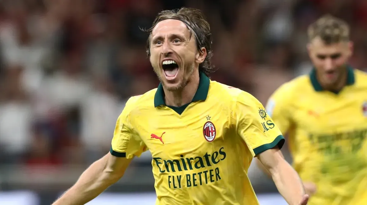 Luka Modric, do AC Milan, comemora o primeiro gol de seu time durante a partida da Série A entre AC Milan e Bologna FC 1909, no Estádio Giuseppe Meazza, em 14 de setembro de 2025, em Milão, Itália.