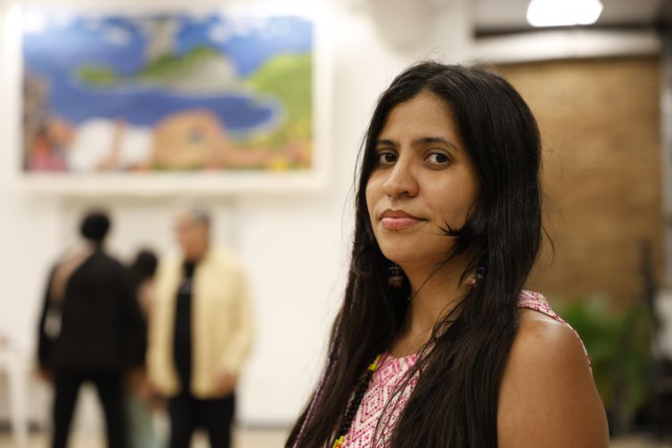 Rio de Janeiro (RJ), 23/10/2025 – Renata Tupinambá participa do projeto Águamãe, que traz perspectivas indígenas sobre a Baía de Guanabara Foto: Fernando Frazão/Agência Brasil