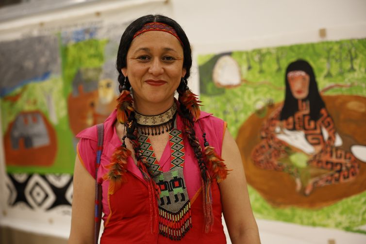 Rio de Janeiro (RJ), 23/10/2025 – Cristine Takuá, do povo Maxakali, participa do projeto Águamãe, que traz perspectivas indígenas sobre a Baía de Guanabara Foto: Fernando Frazão/Agência Brasil