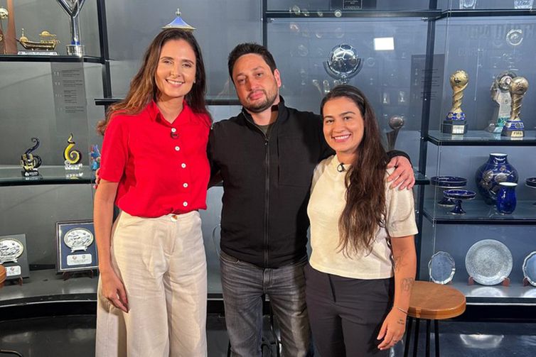 Rio de Janeiro (RJ), 13/10/2025 - O programa esportivo Stadium, da TV Brasil, exibe uma entrevista exclusiva com Arthur Elias, técnico da seleção brasileira de futebol feminino. A emissora pública traz mais um trecho da conversa com o treinador no programa esportivo Brasil Esporte. O conteúdo também entra no ar na edição inédita do videocast Copa Delas. Foto: TV Brasil