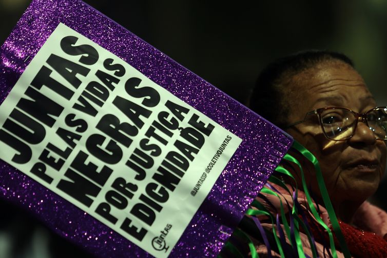 São Paulo (SP), 25/07/2025 - Pessoas participam da Marcha das Mulheres Negras. Foto: Paulo Pinto/Agência Brasil