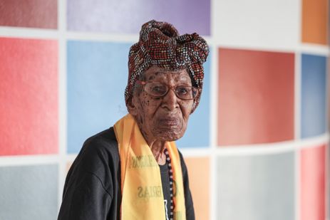 Brasília (DF), 24/11/2025 – Maria dos Santos Soares - Dona Santinha ativista histórica, participa de marchas desde 1984. 
Completou 101 anos em 2025.
Foto: Joédson Alves/Agência Brasil