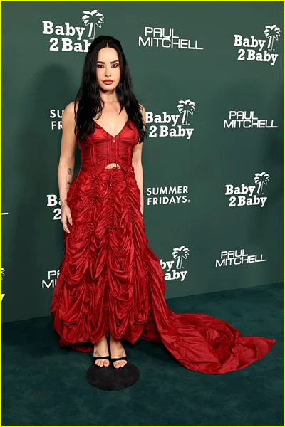 celebridades participando da Baby2Baby Gala