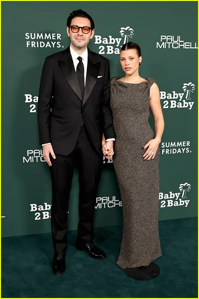 celebridades participando da Baby2Baby Gala
