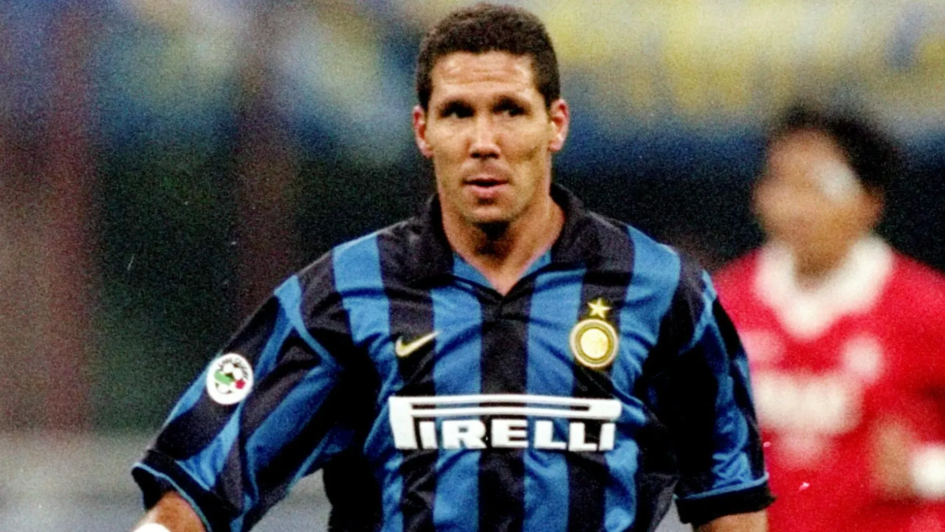 Diego Simeone jogando pela Inter de Milão em 1998