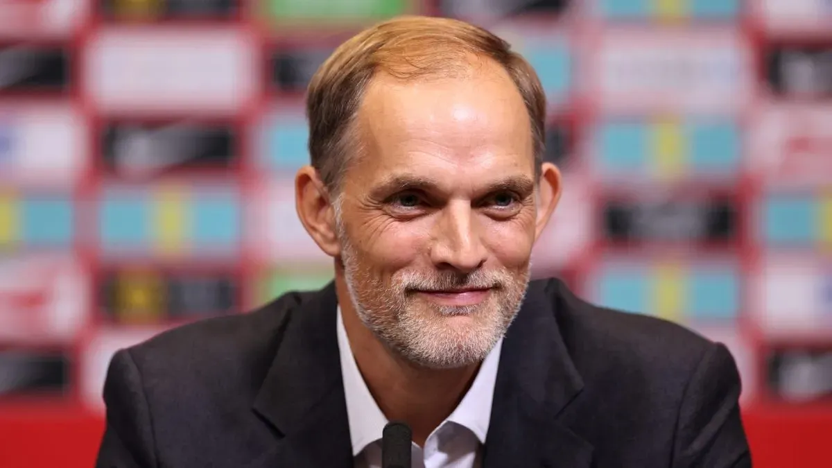 Thomas Tuchel, técnico da Inglaterra, fala à mídia durante uma coletiva de imprensa ao ser anunciado como o novo técnico da Inglaterra no Estádio de Wembley em 16 de outubro de 2024 em Londres, Inglaterra.