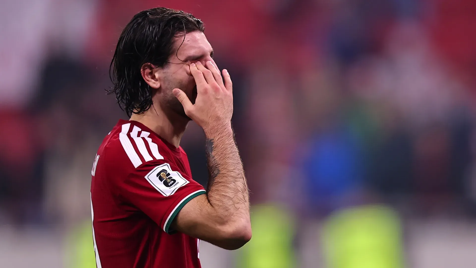 Dominik Szoboszlai, da Hungria, reage após perder para a República da Irlanda.