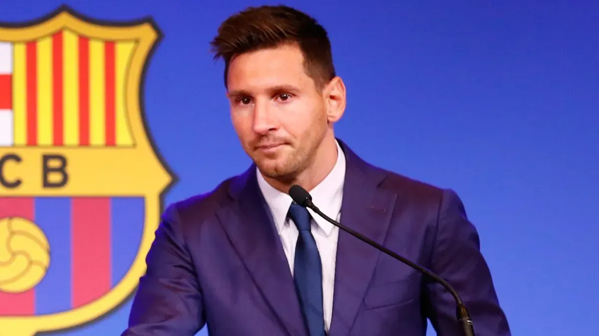 Lionel Messi, do FC Barcelona, enfrenta a mídia durante uma coletiva de imprensa no Camp Nou, em 8 de agosto de 2021, em Barcelona, Espanha.