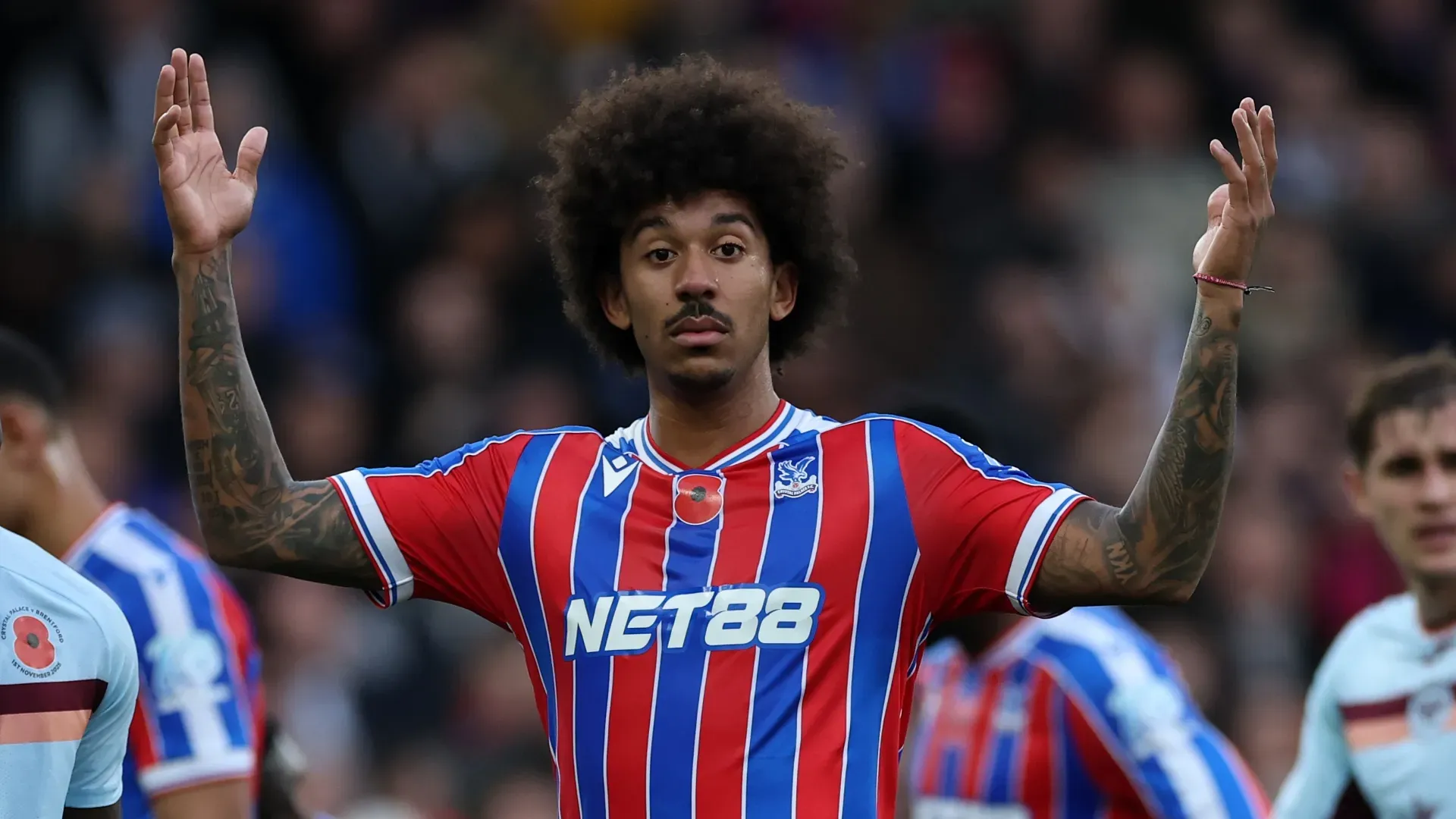 Chris Richards do Crystal Palace contra Brentford.