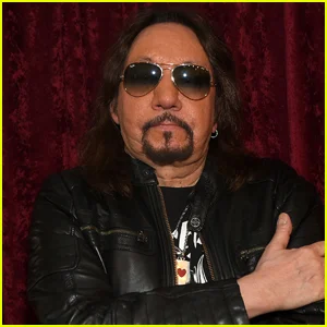 Revelada a causa da morte do guitarrista do KISS, Ace Frehley