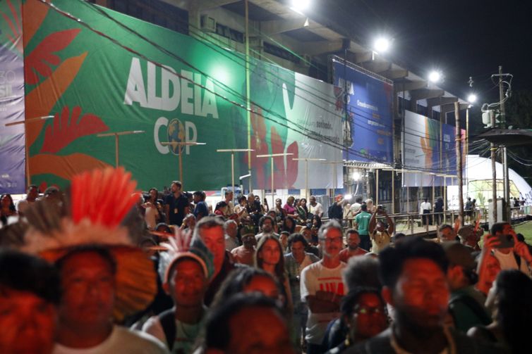 Belém (PA), 11/11/2025 - Indígenas participam da inauguração da Aldeia COP. Foto: Bruno Peres/Agência Brasil