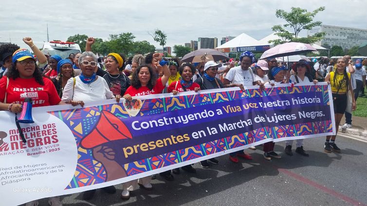 Brasília (DF), 25/11/2025 – Afro-latinas participam da marcha da mulheres negra na esplanada dos ministérios.
Foto: Daniella Almeida/Agência Brasil