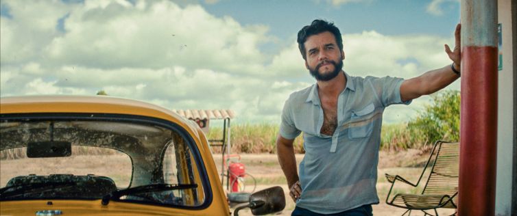 Rio de Janeiro (RJ), 06/11/2025 – O cinema brasileiro volta a ocupar seu espaço nas telas com O Agente Secreto, novo longa do pernambucano  Kleber Mendonça Filho, que chega nesta quinta-feira (6) a mais de 700 cinemas, em 370 cidades brasileiras, em uma estreia simultânea com Alemanha e Portugal.
Foto: Victor Jucá/Divulgação