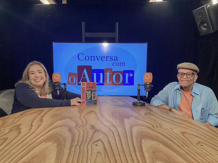 Rio de Janeiro (RJ), 12/11/2025 – Escritor e compositor Nei Lopes é entrevistado no Conversa com o Autor.
Foto: Rádio Mec