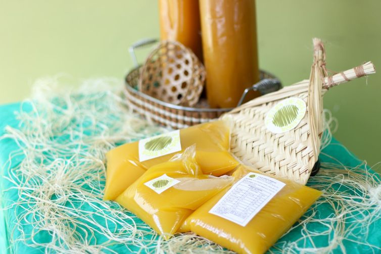 Lana Santos/Fapeam Tucupi embalado em saco plástico, pronto para distribuição