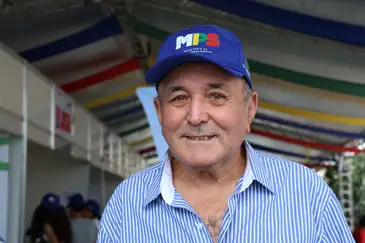 Rovena Rosa/Agência Brasil São Paulo (SP), 20/12/2015 - O músico Paulo de Ângelo participa da segunda edição do Governo do Brasil na Rua, mutirão que oferece serviços públicos gratuitos, em Heliópolis. Foto: Rovena Rosa/Agência Brasil