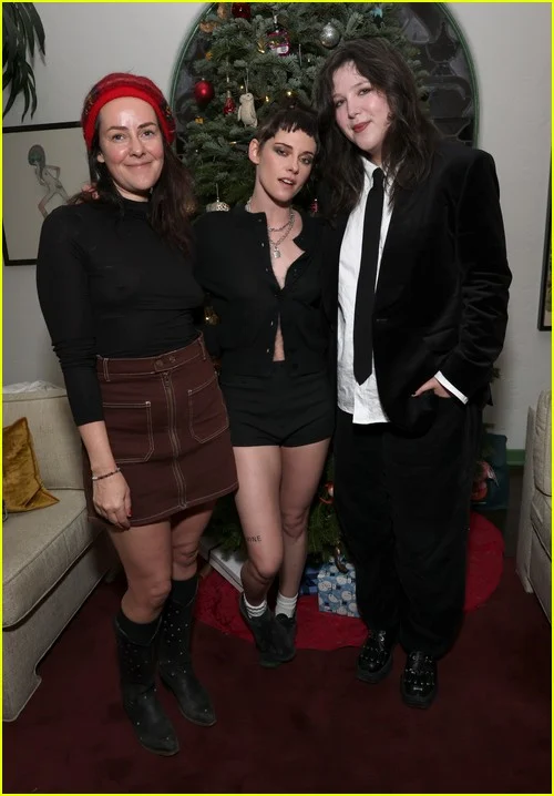 Jena Malone, Kristen Stewart e Lucy Dacus