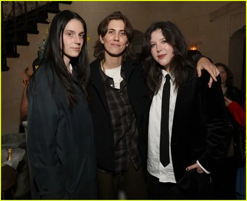 Eva Victor, ER Fightmaster e Lucy Dacus