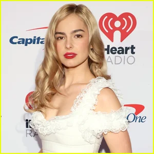 Addison Rae fala sobre rumores de rivalidade entre Taylor Swift e Charli XCX