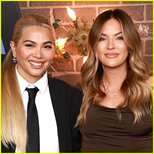 Becca Tilley propõe voltar à noiva Hayley Kiyoko 5 meses após a primeira proposta