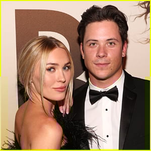 Cassie Randolph, do Bachelor Nation, é casada e se casa com o músico Beau Brighton Reinhardt