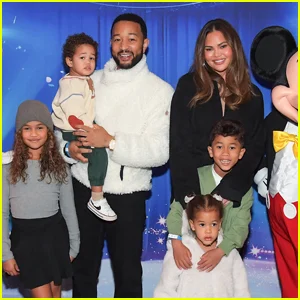 Chrissy Teigen e John Legend participam de 'Disney On Ice Presents Let's Dance!' com todas as quatro crianças!