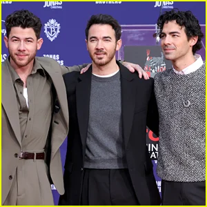 Comemoração de Ano Novo dos Jonas Brothers: Transmissão ao vivo em tempo real, apresentador e muito mais revelados!