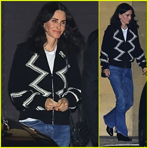 Courteney Cox aproveita a noite no Nobu com amigos antes das férias